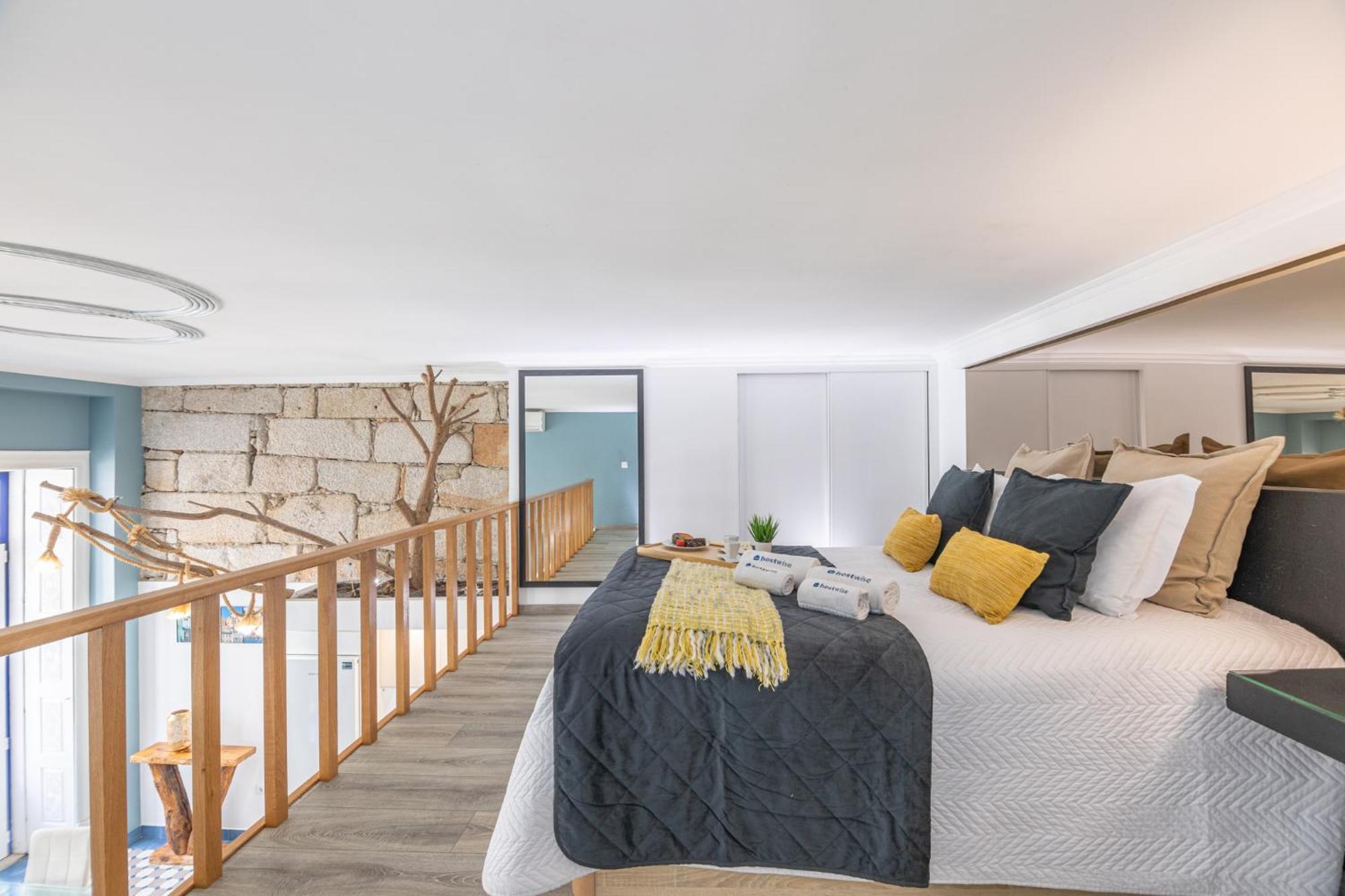 Appartamento Deluxe Spacious Flats W Mezzanine By Host Wise OOporto Esterno foto