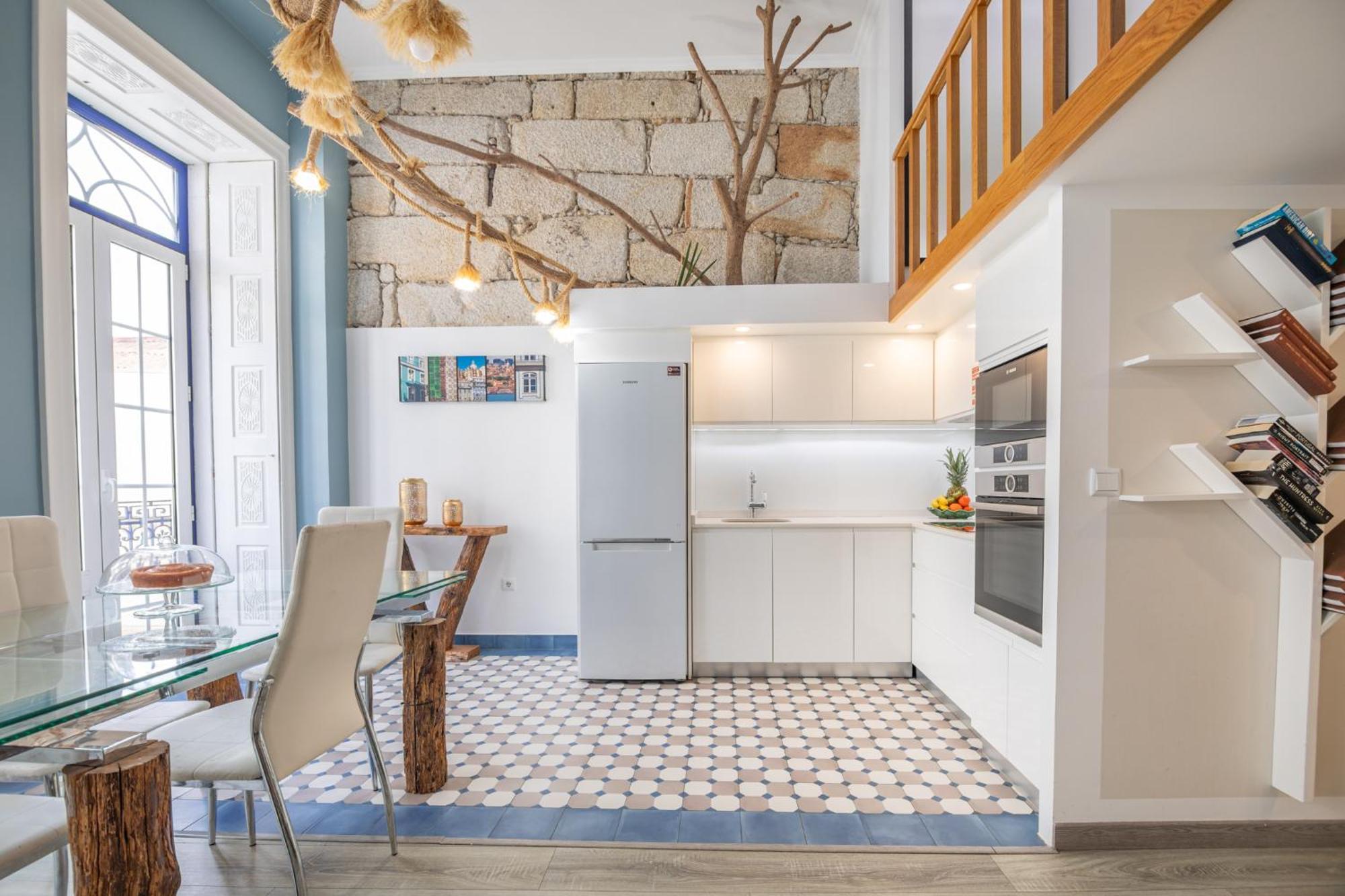Appartamento Deluxe Spacious Flats W Mezzanine By Host Wise OOporto Esterno foto